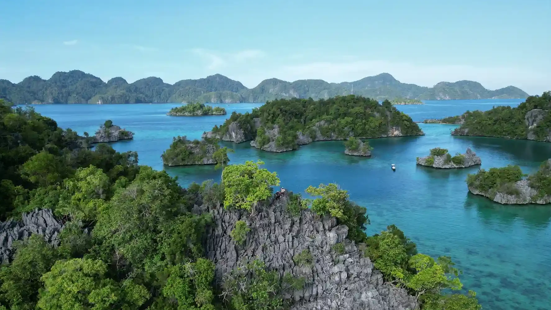 Labengki Sombori Travel Guide | Indonesia Island Hopping